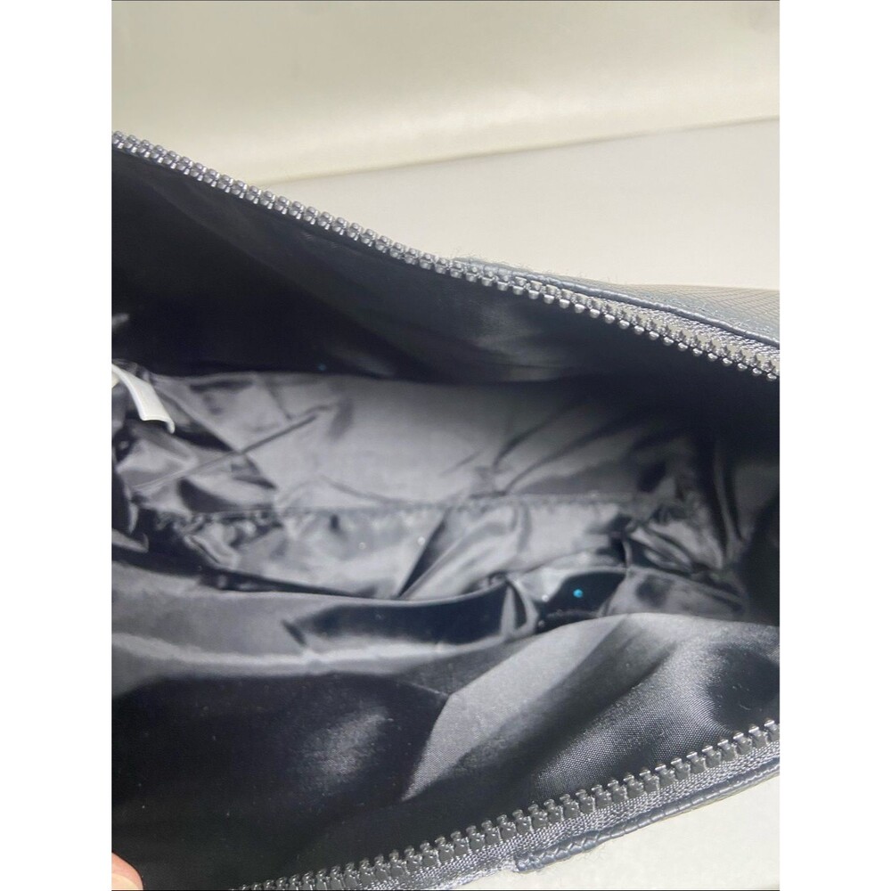 Axe Two-Tone Gray and Black shave Bag - Picture 3 of 8